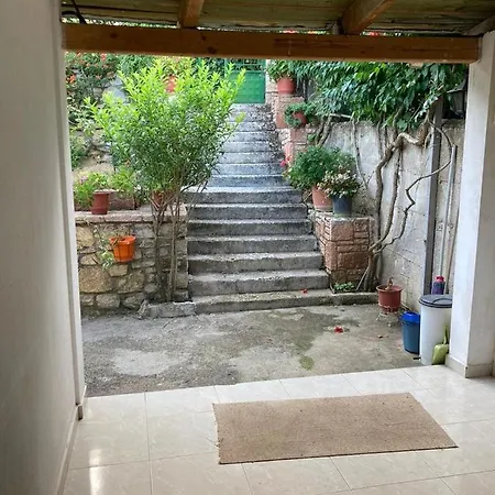 Dona Apartmán *